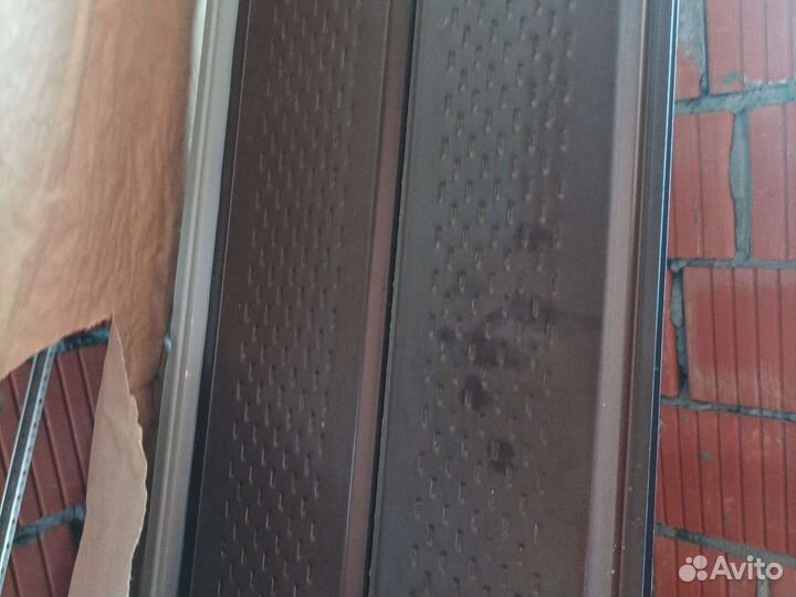 Соффит коричневый