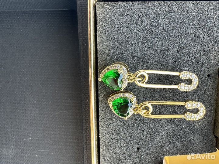 Серьги-гвоздики