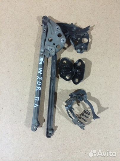 Замок тросик амортизатор капота Mercedes CLK W208