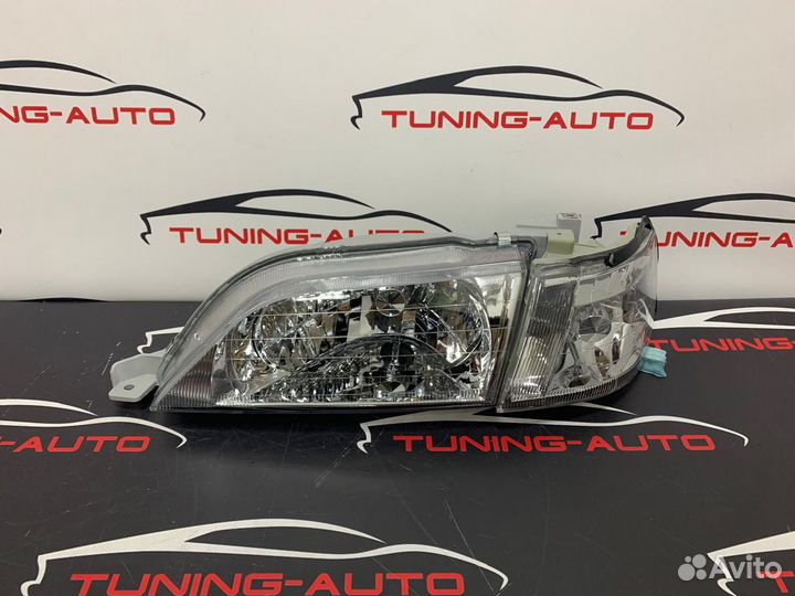 Фары RH+LH Toyota Vista (V40/41/42/43) 1994-1998 год. Комплект