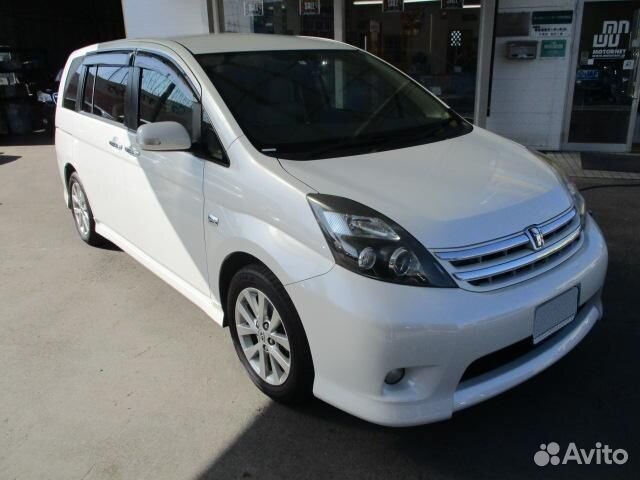 Toyota Isis 1.8 CVT, 2012, 45 000 км