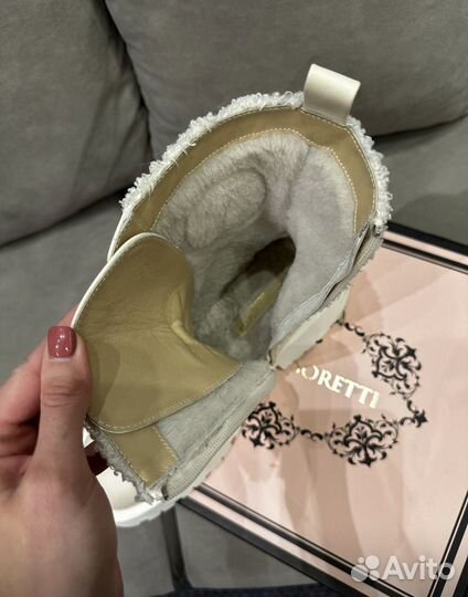 Выход один раз В новом состоянии Полн. Комплект