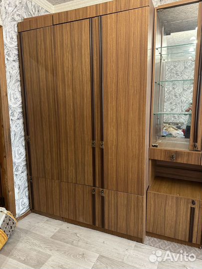 Стенка в гостиную, диван