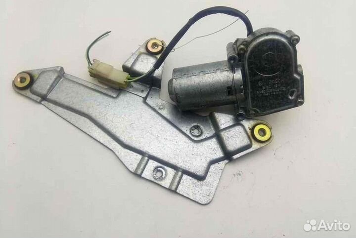 Моторчик стеклоочистителя задний Nissan Serena