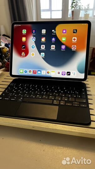 Чехол клавиатура Apple Magic Keyboard для iPad 11