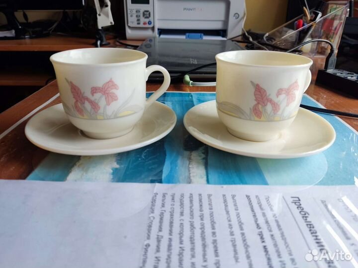 Чайные чашки с блюдцами