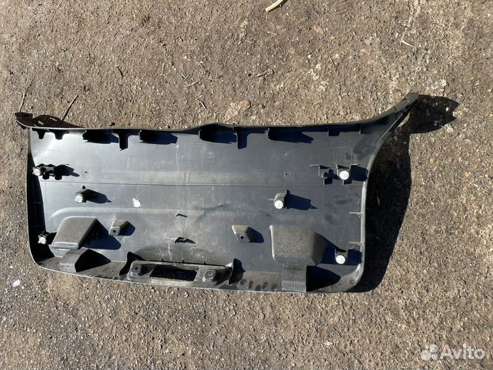 Бмв 1 f20 обшивка крышки багажника