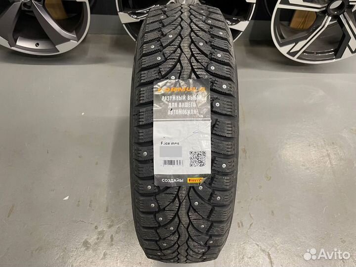 Pirelli Formula Ice 215/65 R16 98T