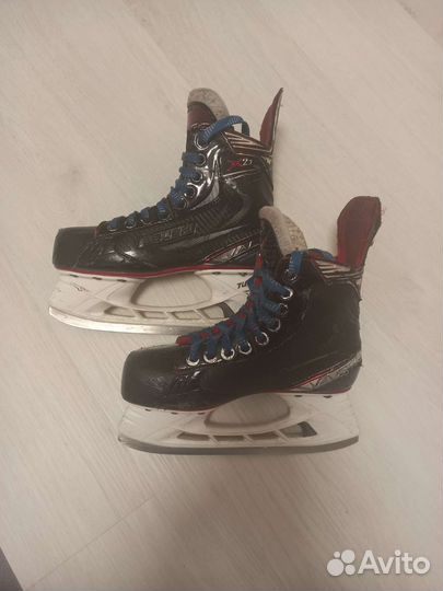 Хоккейные коньки bauer