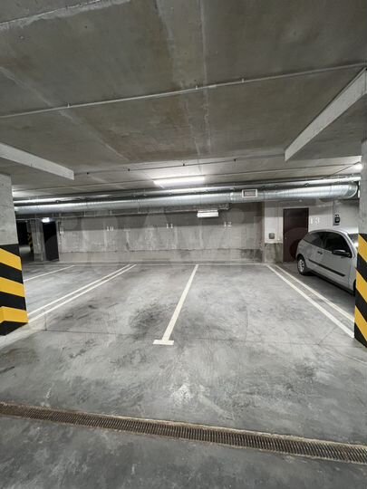 Машиноместо, 15 м²