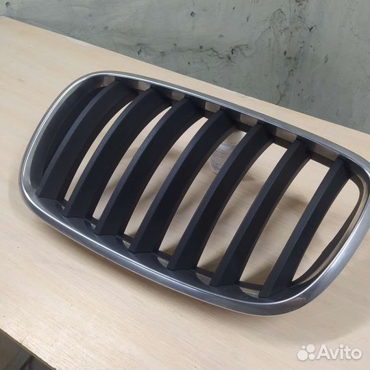 Решетка радиатора BMW X5 e70 2006-13 левая