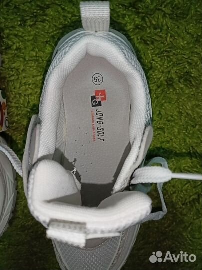 Кроссовки женские