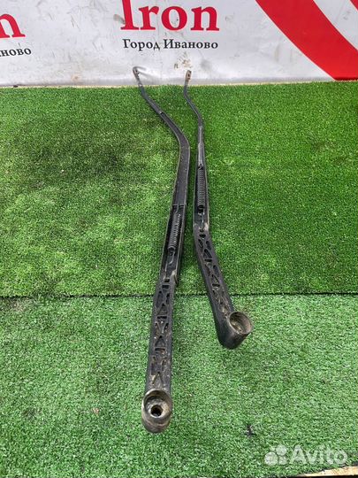 Поводок дворников дворник R L Lancer X 10