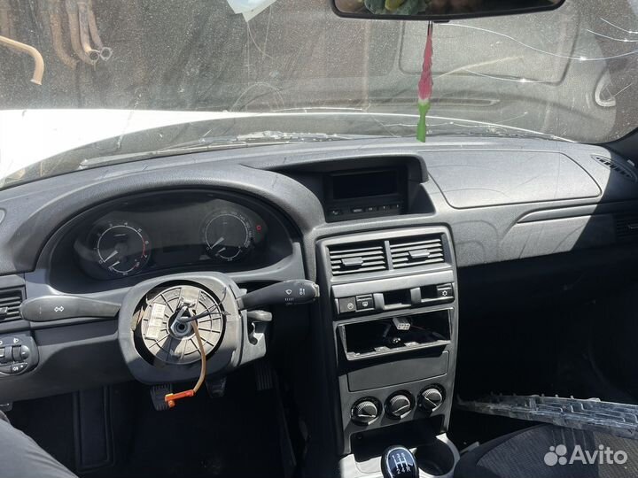 Панель приора 2