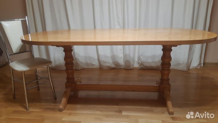 Стол обеденный