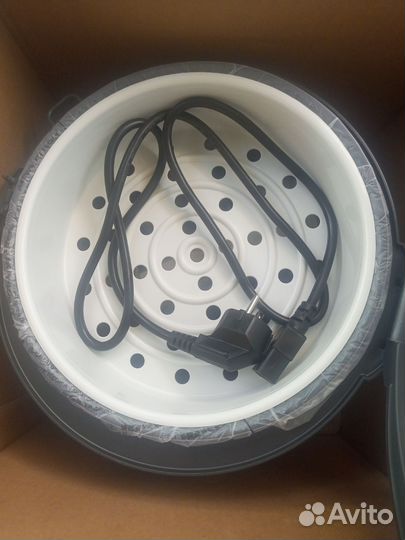 Мультиварка Binatone новая