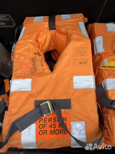 Спасательный жилет