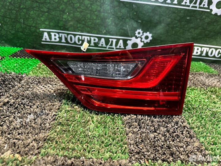 Фонарь в крышку багажника правый Lexus Gs 4