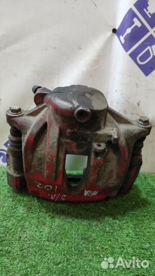 Суппорт задний левый Mercedes-Benz W211 седан 2.2