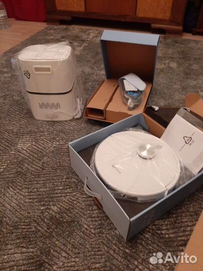 Робот пылесос neatsvor s600