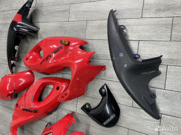 Пластик Suzuki sv400