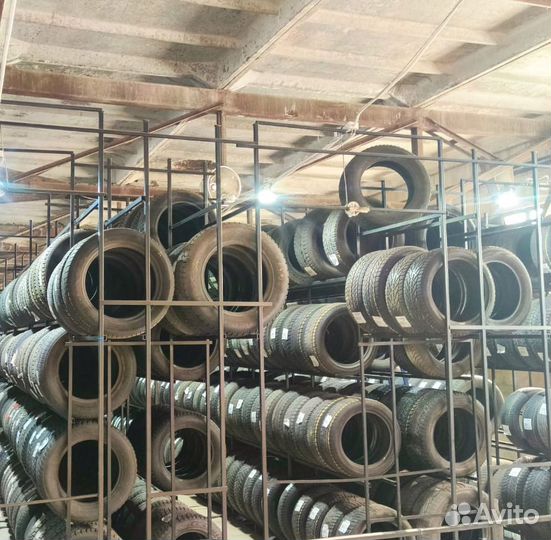 Bridgestone Blizzak Revo1 215/45 R17 83M