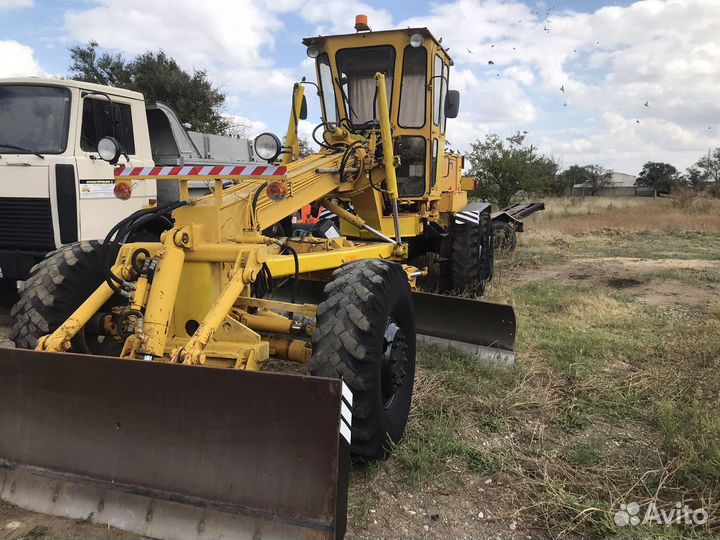 Требуется водитель на Автогрейдер