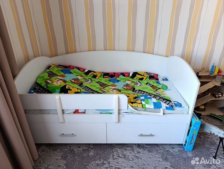 Кроватка+шкаф