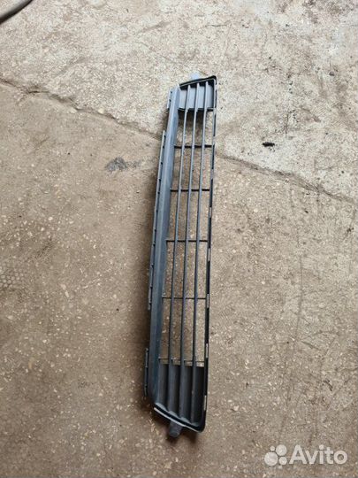 Решетка в бампер Toyota Corolla E150 1.6 1ZR-FE