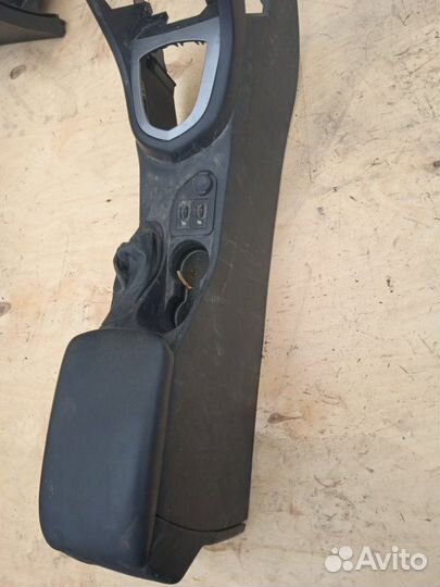 Подлокотник Peugeot 408 NFP 10FC1 EC5 2014