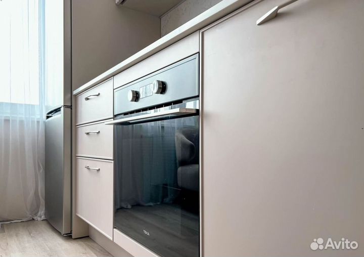 Кухня Розово-Алая на заказ собственное производств