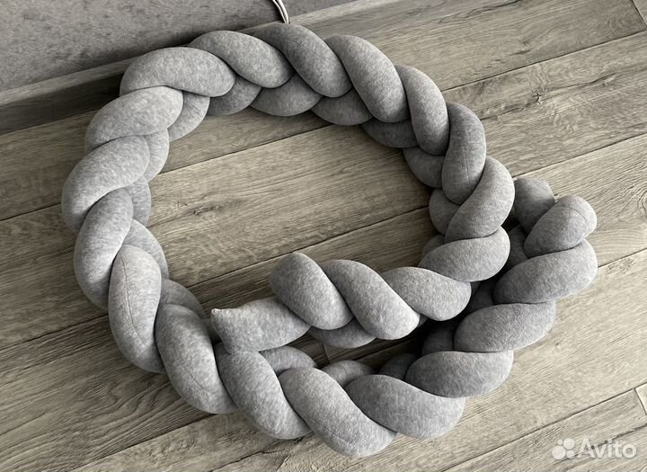 Бортик в кроватку