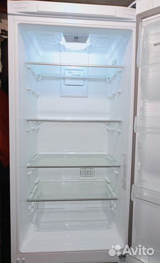 Холодильник Hotpoint Ariston no frost (2017г.)