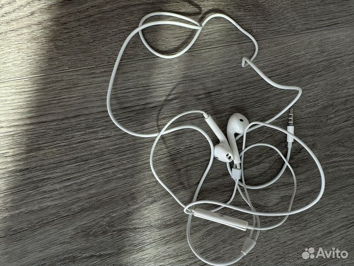 Наушники earpods