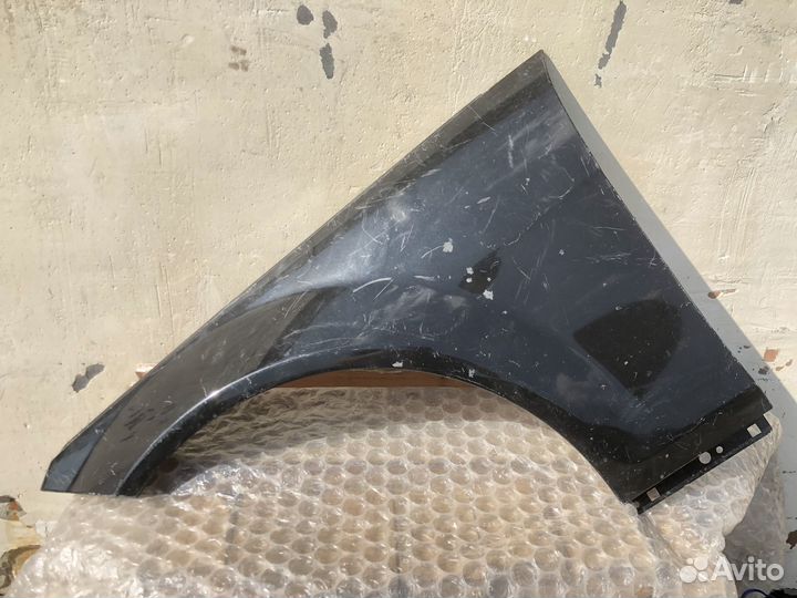 Mercedes-Benz C W204 крыло переднее левое