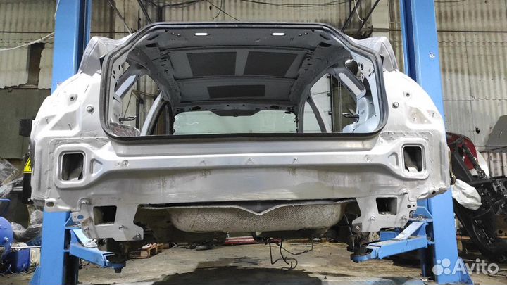 Панель задняя Ford Focus 3