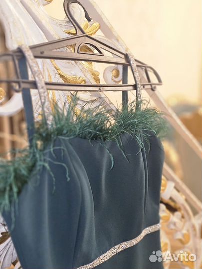 Вечернее платье Изумрудного цвета