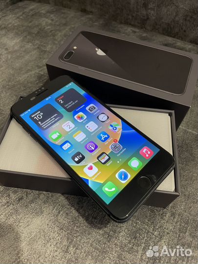 iPhone 8 Plus, 64 ГБ