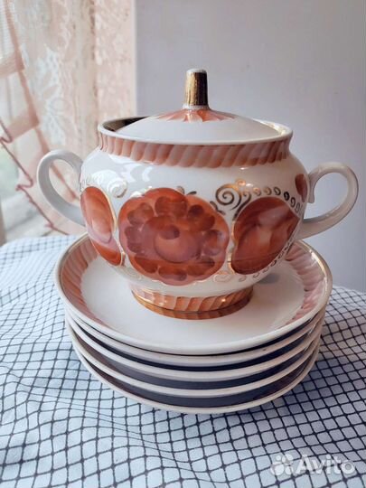 Чайный сервиз красный фарфорист 1977 г