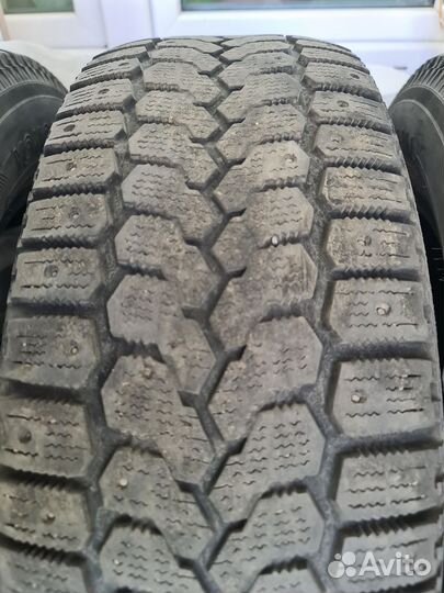 Yokohama Ice Guard F700Z 215/65 R16