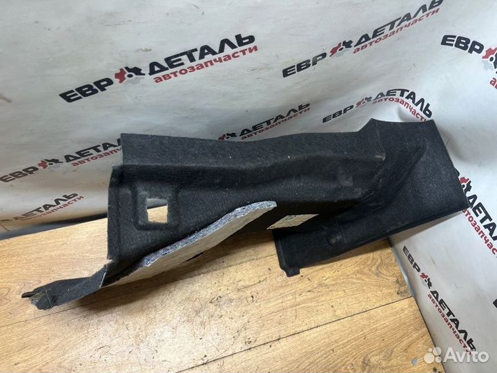 Обшивка багажника задняя левая Bmw 525Xi E60 седан