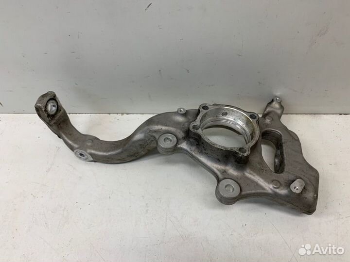 Кулак поворотный передний правый Mercedes-Benz