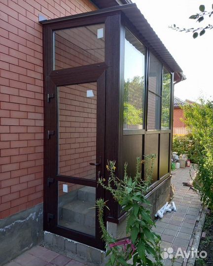 Пластиковые двери Rehau в Армавире