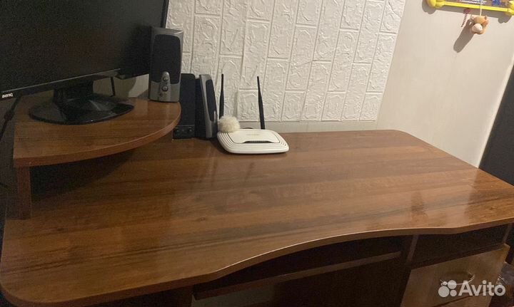 Компьютерный стол.б/у