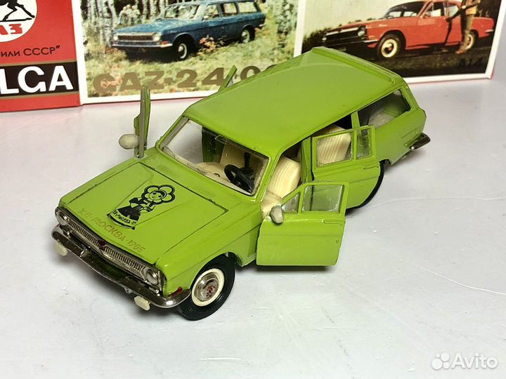 Модель Волга газ 2402 А13 Фестиваль цвет