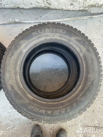 Kumho I'Zen KW22 205/70 R15 96T