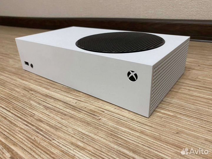 Игровая приставка Xbox Series S