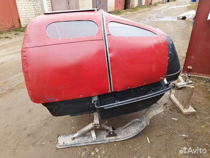 Сани, прицеп, капсула для снегохода