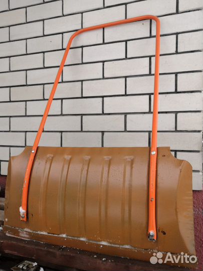 Скрепер для уборки снега