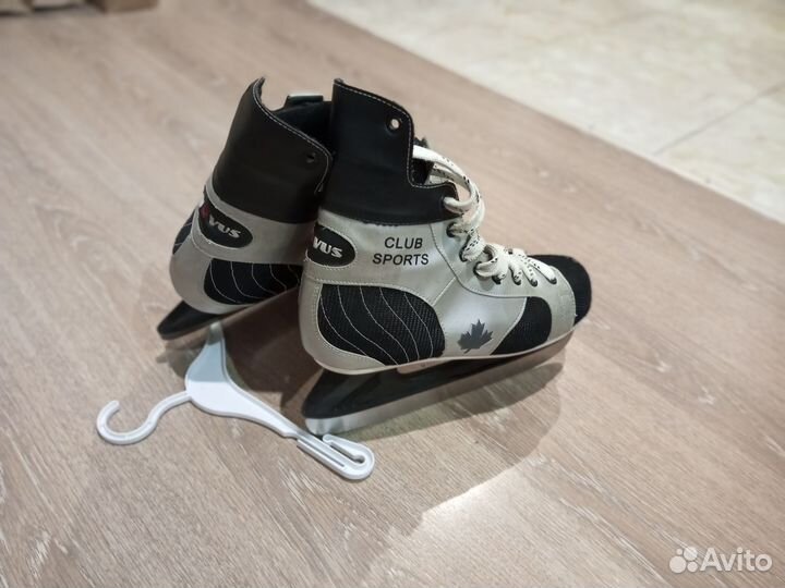 Коньки хоккейные 43 размер